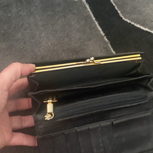 **MOSCHINO VINTAGE PURSE AND WALLET** - Picture 8 of 9